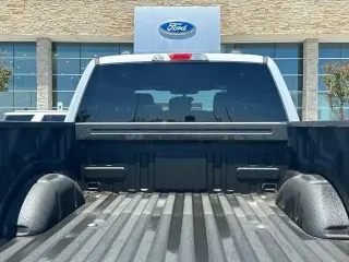 Ford F-150 2025 4x4 STX 4 puertas SuperCrew 5.5 pies. SB