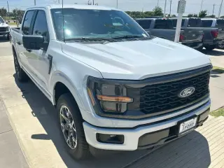 Ford F-150 2025 4x4 STX 4 puertas SuperCrew 5.5 pies. SB