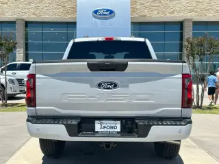 Ford F-150 2025 4x4 STX 4 puertas SuperCrew 5.5 pies. SB