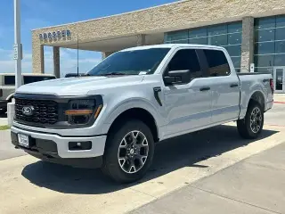 Ford F-150 2025 4x4 STX 4 puertas SuperCrew 5.5 pies. SB