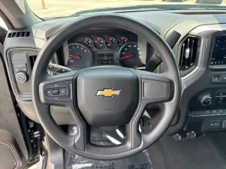 Chevrolet Silverado 1500 2021 4x2 Custom 4 puertas Cabina Crew 5.8 pies. SB