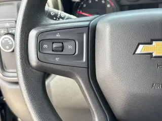 Chevrolet Silverado 1500 2021 4x2 Custom 4 puertas Cabina Crew 5.8 pies. SB
