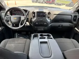 Chevrolet Silverado 1500 2021 4x2 Custom 4 puertas Cabina Crew 5.8 pies. SB