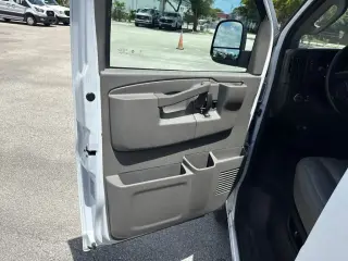 Furgoneta de Carga Chevrolet Express 2022 2500 3 puertas