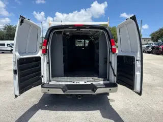 Furgoneta de Carga Chevrolet Express 2022 2500 3 puertas
