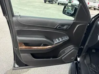 Chevrolet Suburban 2020 4x2 LT 4 puertas SUV