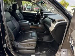 Chevrolet Suburban 2020 4x2 LT 4 puertas SUV