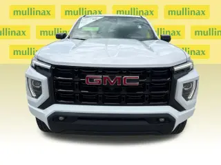 GMC Canyon 2023 4x2 Elevation 4 puertas Cabina Crew 5 pies. Caja corta