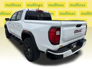 GMC Canyon 2023 4x2 Elevation 4 puertas Cabina Crew 5 pies. Caja corta