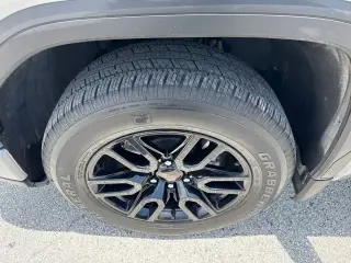 GMC Sierra 1500 2025 4x4 Pro 4 puertas Cabina Crew 6.6 pies. SB