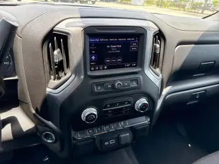 GMC Sierra 1500 2025 4x4 Pro 4 puertas Cabina Crew 6.6 pies. SB