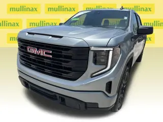GMC Sierra 1500 2025 4x4 Pro 4 puertas Cabina Crew 6.6 pies. SB
