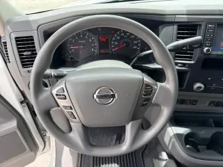 Nissan NV 2021 3500 HD SV 3 puertas Van de Carga con Techo Alto
