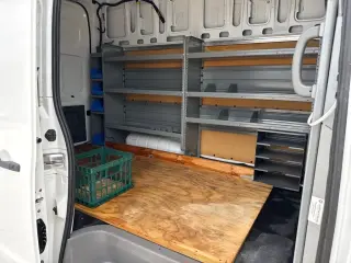 Nissan NV 2021 3500 HD SV 3 puertas Van de Carga con Techo Alto