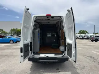 Nissan NV 2021 3500 HD SV 3 puertas Van de Carga con Techo Alto