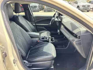 Ford Mustang Mach-E 2025 Select 4 puertas SUV