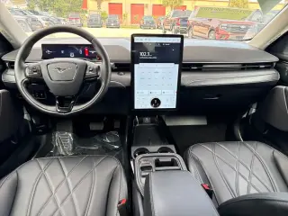 Ford Mustang Mach-E 2025 AWD Select 4 puertas SUV