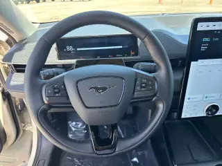 Ford Mustang Mach-E 2025 Premium 4 puertas SUV