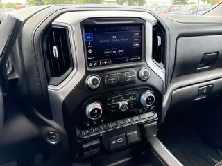GMC Sierra 1500 2020 4x4 SLT Cabina Crew 4 puertas 5.8 ft. SB