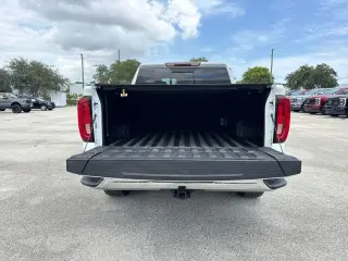 GMC Sierra 1500 2020 4x4 SLT Cabina Crew 4 puertas 5.8 ft. SB