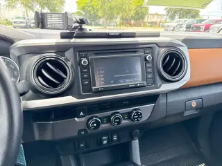 Toyota Tacoma 2018 4x2 SR5 V6 4p Doble Cabina 5,0 pies SB