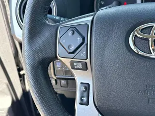 Toyota Tacoma 2023 4x4 SR V6 4dr Doble Cabina 5.0 pies SB