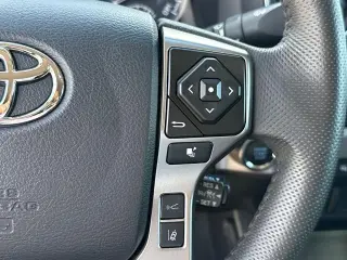 Toyota Tacoma 2023 4x4 SR V6 4dr Doble Cabina 5.0 pies SB