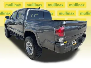Toyota Tacoma 2023 4x4 SR V6 4dr Doble Cabina 5.0 pies SB