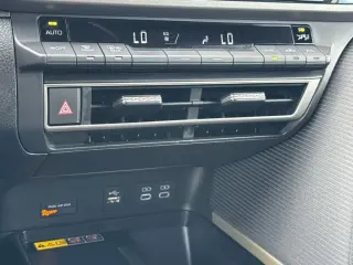 Toyota Camry 2025 SE 4p Sedan