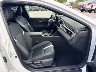 Toyota Camry 2025 SE 4p Sedan