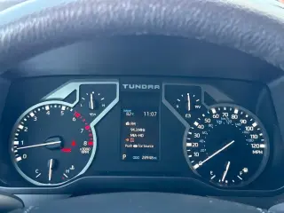 Toyota Tundra 2024 4x4 SR5 4dr CrewMax Cab Pickup SB