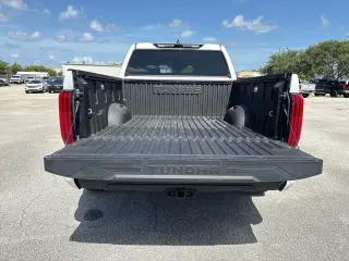 Toyota Tundra 2024 4x4 SR5 4dr CrewMax Cab Pickup SB