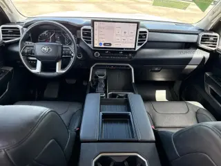 Toyota Tundra 2024 4x4 SR5 4dr CrewMax Cab Pickup SB