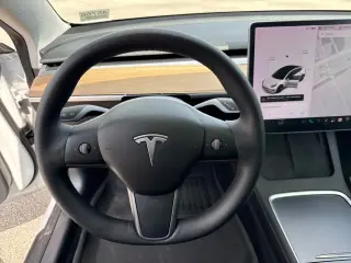 Tesla Model 3 2021 AWD Long Range 4p Sedan
