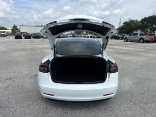 Tesla Model 3 2021 AWD Long Range 4p Sedan