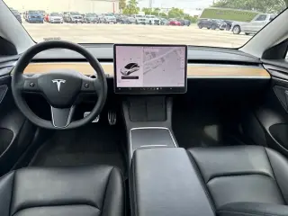 Tesla Model 3 2021 AWD Long Range 4p Sedan