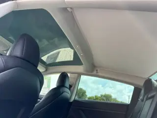 Tesla Model 3 2021 AWD Long Range 4p Sedan
