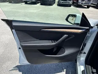Tesla Model Y 2023 AWD Long Range 4p Crossover