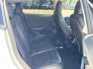 Tesla Model Y 2023 AWD Long Range 4p Crossover