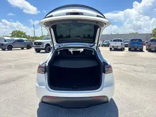 Tesla Model Y 2023 AWD Long Range 4p Crossover