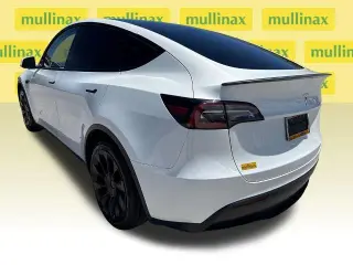 Tesla Model Y 2023 AWD Long Range 4p Crossover