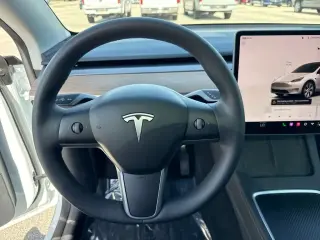 Tesla Model Y 2023 AWD Long Range 4p Crossover