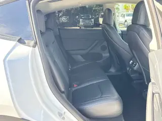 Tesla Model Y 2023 AWD Long Range 4p Crossover