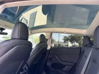 Tesla Model Y 2023 AWD Long Range 4p Crossover