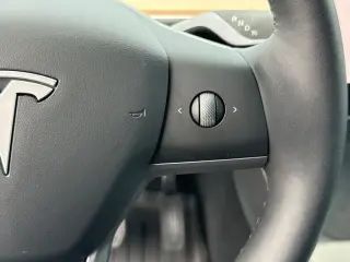 Tesla Model Y 2025 AWD Long Range 4p Crossover