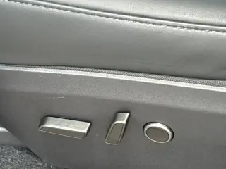Tesla Model Y 2025 AWD Long Range 4p Crossover
