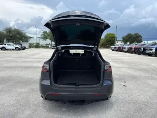 Tesla Model Y 2025 AWD Long Range 4p Crossover