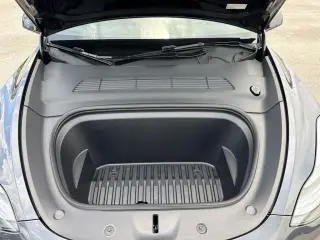 Tesla Model Y 2025 AWD Long Range 4p Crossover