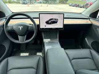 Tesla Model Y 2025 AWD Long Range 4p Crossover