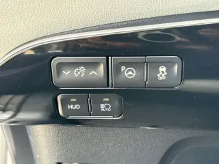 Toyota Prius 2019 AWD LE AWD-e 4p Hatchback